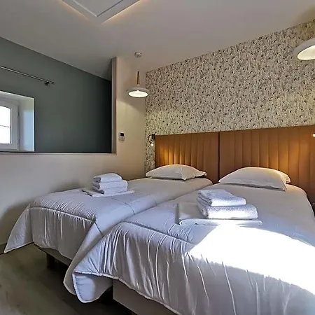 Hotel Domaine Jolidetour Climatise, Piscine Et Tennis Prives Terrasson